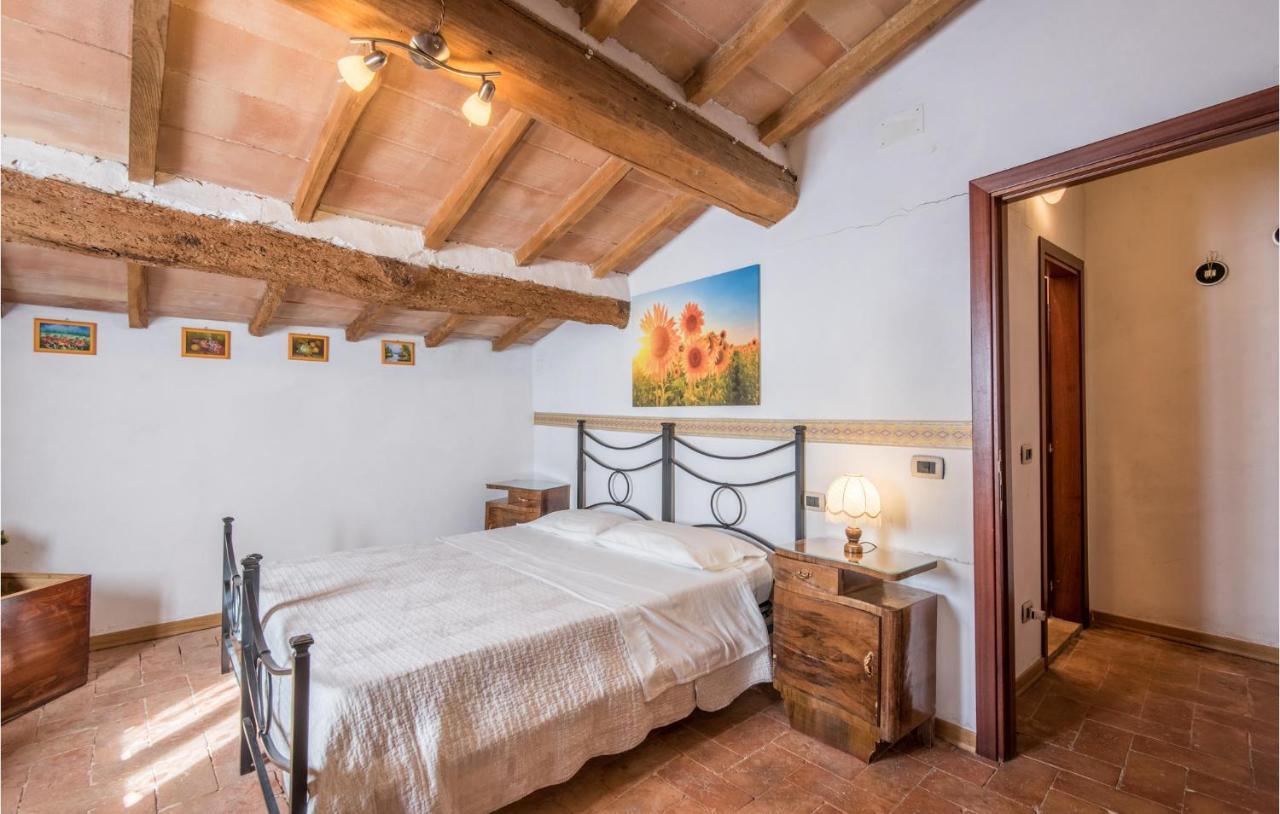 Gorgeous Home In Montalcino With Kitchen Ngoại thất bức ảnh