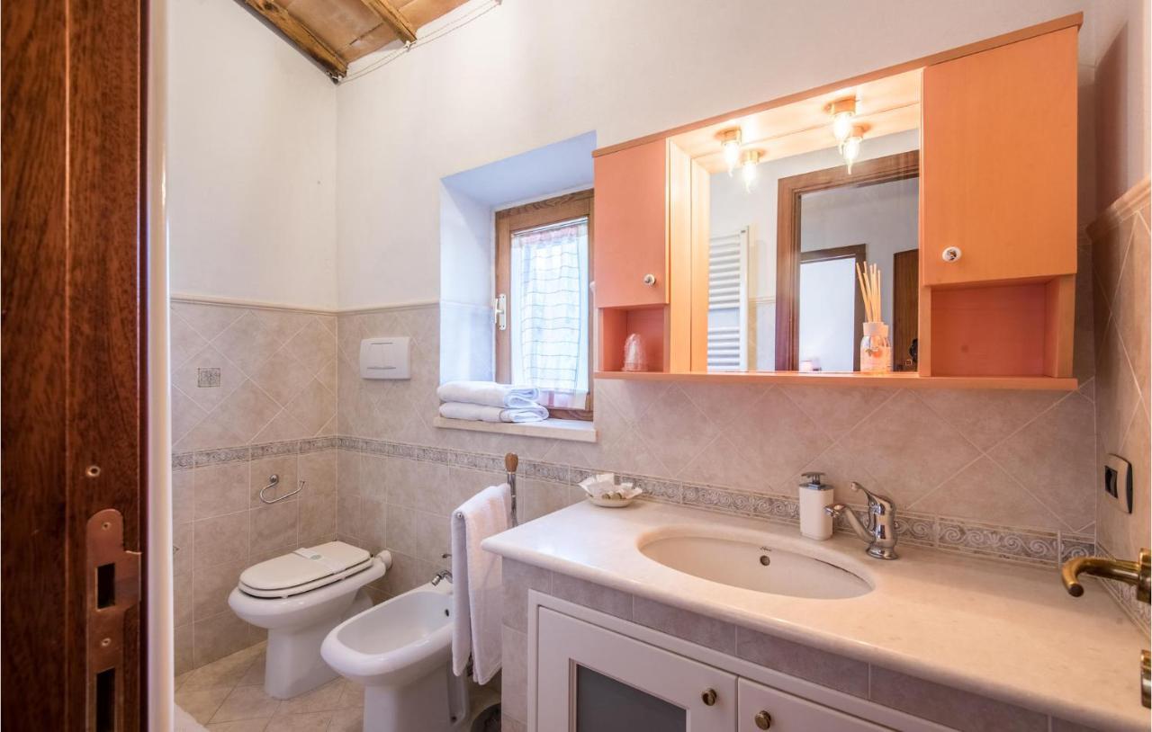 Gorgeous Home In Montalcino With Kitchen Ngoại thất bức ảnh
